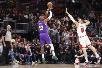 188金宝博体育登录入口-湖人赢公牛，东契奇46+11队史首人，詹姆斯创下NBA历史第一神迹